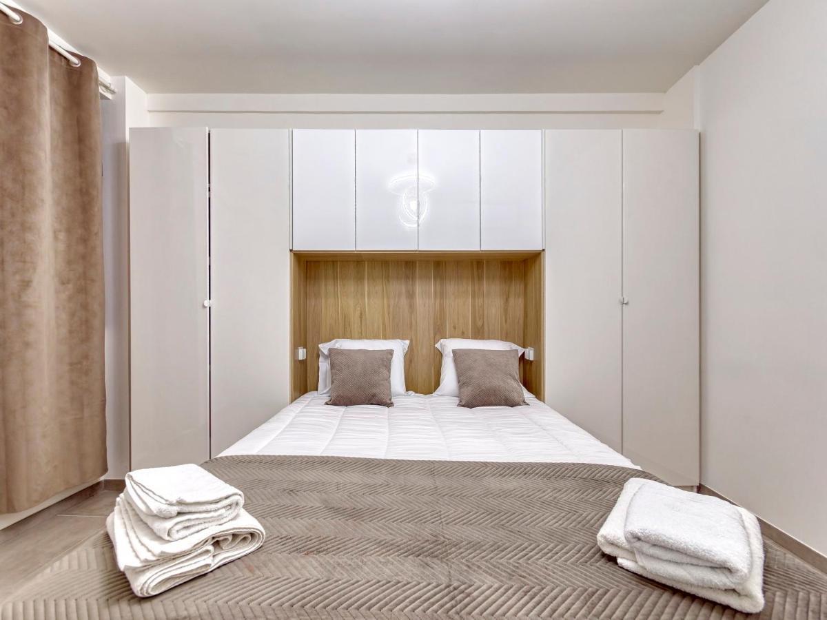 City Vibes, Indoor Parking, Breakfast & Air Conditioning Nice Bagian luar foto