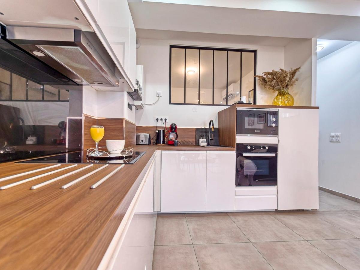 City Vibes, Indoor Parking, Breakfast & Air Conditioning Nice Bagian luar foto