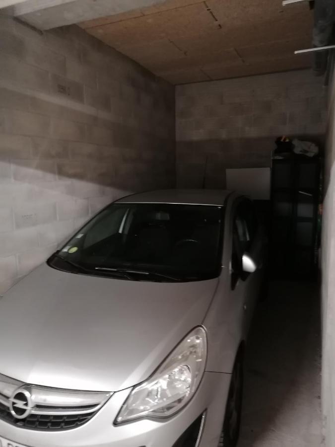 City Vibes, Indoor Parking, Breakfast & Air Conditioning Nice Bagian luar foto